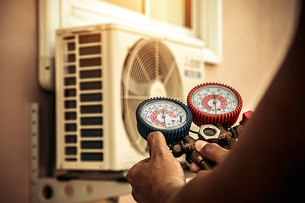 Professional Ac Installation technician working in Cortez, FL